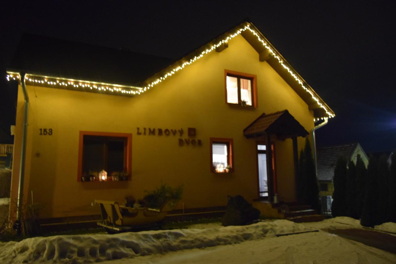 Pezion Limbovy Dvor Hotel Vrbov Exterior foto