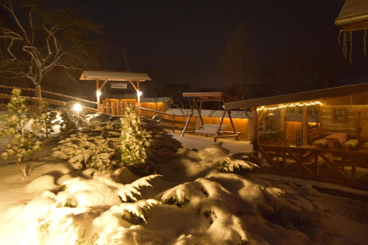 Pezion Limbovy Dvor Hotel Vrbov Exterior foto