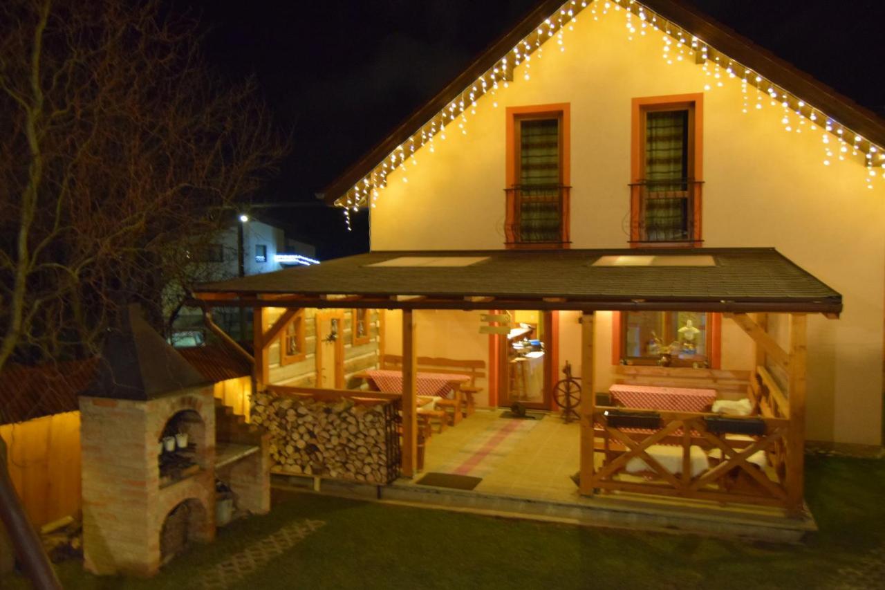 Pezion Limbovy Dvor Hotel Vrbov Exterior foto